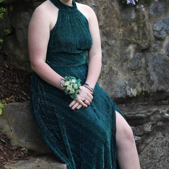 Prom Dress - Picture 1 of 3